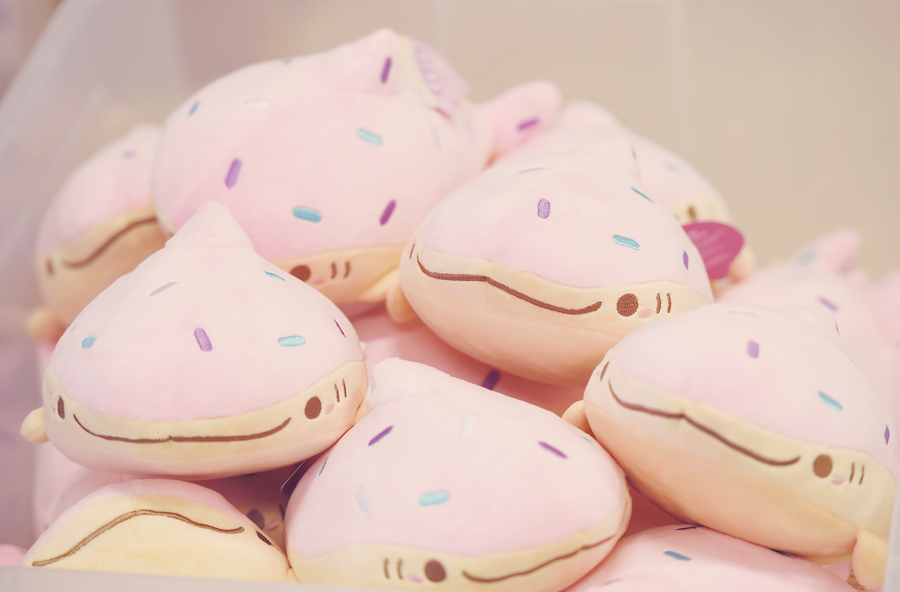 B-GRADE Sprinkles The Strawberry Doughnut Whale Shark