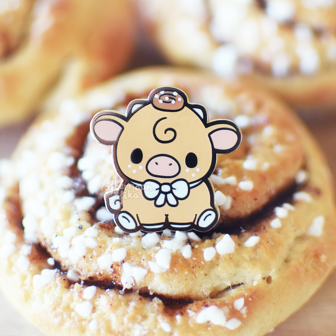 Cinnamon Roll Cow Enamel Pin